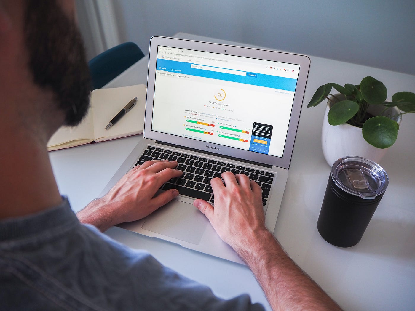 Optimising location pages for mobile devices